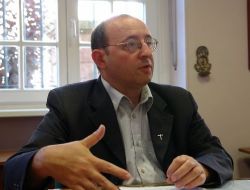 Fransız Toplumu Katolik İnancından Giderek Uzaklaşıyor