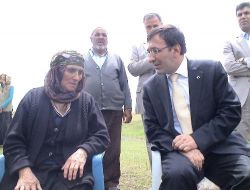 Şehit Annesinden Bakan'a: "Benim Ciğerim Yandı, Başkalarınınki Yanmasın!!"