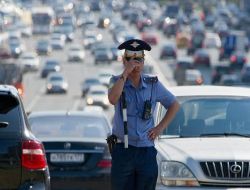 "moskova'da Trafik Polisi Olmak 50 Bin Dolar"