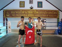 Dünya Şampiyonu Fikri Arıcan, Tayland Boksunun Anavatanında Rakiplerine Bileniyor