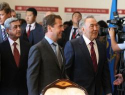 Medvedev, Bişkek'in Moskova'ya Güvenmesini İstedi