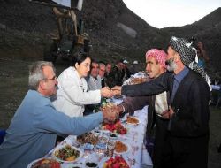 Van - Bahçesaray Yolunun Yarısı Asfaltlandı