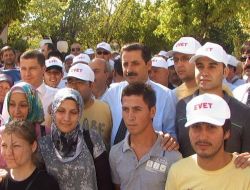 Devlet Bakanı Çelik:bu Ülkeyi İdare Etmeye Çok Meraklı Olanlar Varsa Mikrofonu Alır Oy Toplar