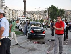 Jaguar'la Sahilde Oturan Vatandaşların Arasına Daldı: 1 Ölü, 8 Yaralı!