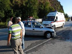 3 Araç Zincirleme Kaza Yaptı, 3 Kişi Yaralandı!