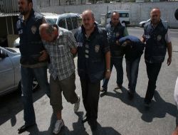İstanbul'da Babadan Çalıp İzmir'de Oğluna Satmak İsteyen Hırsız Yakalandı