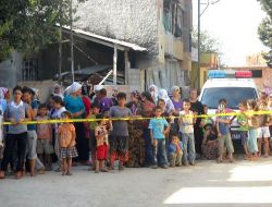 Kamyon Şoförü, Çocukları Ve Baldızının Gözleri Önünde Eşini Bıçakla Öldürdü (2)