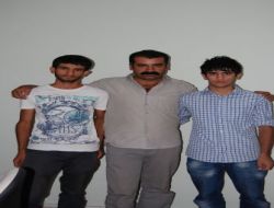 Üç Çocuğu Aynı Anda Üniversiteyi Kazanan Kapıcı Kara Kara Düşünüyor