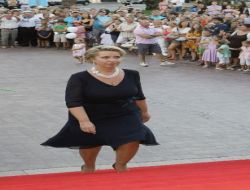 Bayan Medvedeva Cannes'de Rus Sanat Festivali'ni Açtı