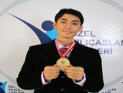 Kanada'daki Bilgisayar Olimpiyatlarında Dünya Üçüncüsü Oldu