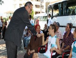 Ak Partililer Engellilerle Buluştu