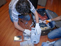 Fransız Kurye, Tekstil İşini Büyütmek İçin Kokain Servisine Çıkmış!