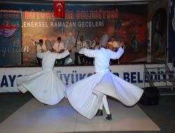 Ramazan Tır'ı Semt Semt Gezerek Eğlenceyi Vatandaşın Ayağına Götürüyor