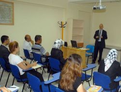 İşadamlarından İşsiz Gençlere Girişimcilik Dersi