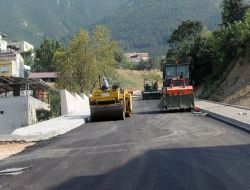 Bursa'da 16 Ayda Açılan 160 Kilometre Yola 300 Bin Ton Asfalt Döküldü