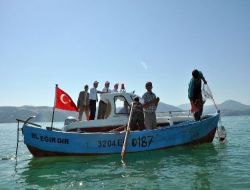 Isparta Valisi Öner: Eğirdir Gölü'nde Kerevit Avı 55 Tonla Sınırlandırıldı!