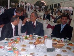 Arınç: Türkiye'nin Önündeki En Önemli İşlerden Biri Kardeşliğin Yeniden Tesis Edilmesidir