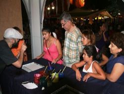 Kocaelili Vatandaşlar İftardan Sonra Ebru Yapıyor