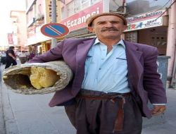 Karakovan Balının Kilosu 100 Tl'ye Satılıyor