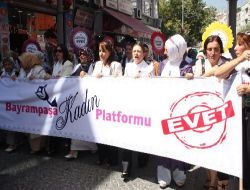 'evet' Diyen Kadınlardan Davullu Zurnalı Yürüyüş