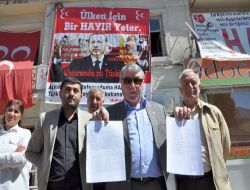 Kars'ta Bir Süre Önce Krize Neden Olan Mhp Pankartı Tekrar Asıldı