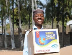 Gönüllü Türk Çocuklar, Mozambik'te Yardım Dağıttı