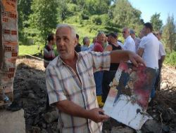 Evlerini 10 Dakika Önce Boşaltınca Ölümden Kurtuldular