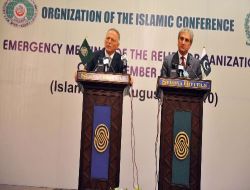 İkt'yi 'hantallıkla' Suçlayan Gazeteciye İhsanoğlu'ndan Tepki