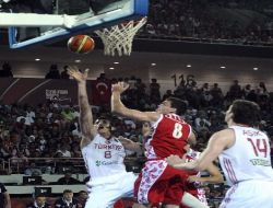 Dev Adamlar Rusya'yı Da Devirdi: 65 - 56