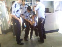 Güvenlik Görevlisine Polis Dayağı Amatör Kamerada..