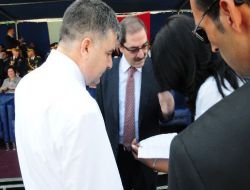 Diyarbakır'daki Kutlamalarda Protokol Gerginliği Yaşandı