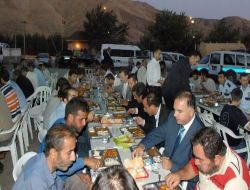 Milletvekili Kiler Ve Başkan Alaydın Oruçlarını İftar Çadırda Açtı