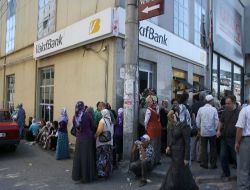 Muhtaçlara Yardım Parasına Banka Kesintisi