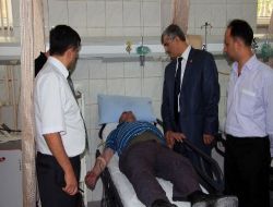 Milletvekili Özçelik, Hastaları Ziyaret Etti