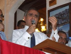 Yalçın Topçu: Bir Daha Cuntalar, İhtilaller Olmasın Diye 'evet' Diyelim!!