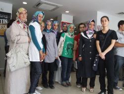 Öğrenciler Harçlıklarını Pakistan'a Gönderdi
