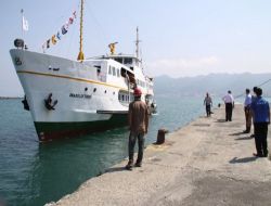 İdo Tarafından Belediyeye Hibe Edilen Vapur Rize Limanı'na Getirildi
