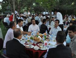 Yimpaş Holding İftar Yemeği Verdi
