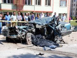 Bir Kişinin Öldüğü Trafik Kazasından Dikkatleri Sayesinde Kurtuldular