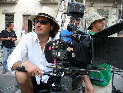 Ünlü Yönetmen Memleketinde Eğitim Seferberliği Başlattı