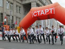 Moskova Festival Alanına Döndü; Rus Polisinden Nefes Kesen Yarış