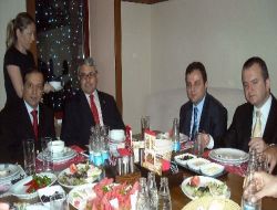 Ukrayna'daki İftar Yemeğinde Biraraya Gelen Türk İşadamları Referandumu Konuştu