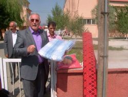 Chp'li Vekil Sdyv'nin Dağıttığı Yardımlara Engel Olmak İçin Dağıtım Yerini Bastı