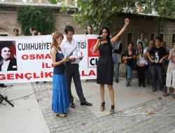 Chp'lilerin 'hayır' Gösterisi Tepki Gürdü