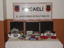Kocaeli'de 14 Defineci Yakalandı
