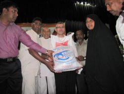 Kimse Yok Mu, Sri Lanka'da Bin Fakir Aileye Yardım Dağıttı