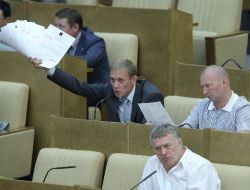 Rusya Parlamentosu Yasama Yılını Tartışmalı Açtı!