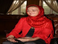 Ezandan Etkilenen Rus Darya, Müslüman Oldu Afife Adını Aldı