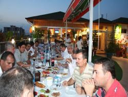 İşadamları Belediyenin Verdiği İftarda Bir Araya Geldi