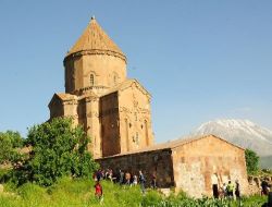 "Türkiye Ermeni Patrikliği, Akdamar'da Ayin Yapacak"